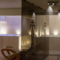 Couples treatment room(s), sauna, hot tub, steam room