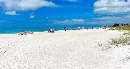 DIRECT GULFRONT CONDO - 2BR/2BA Condo with pool and tennis - By Island Real Esta