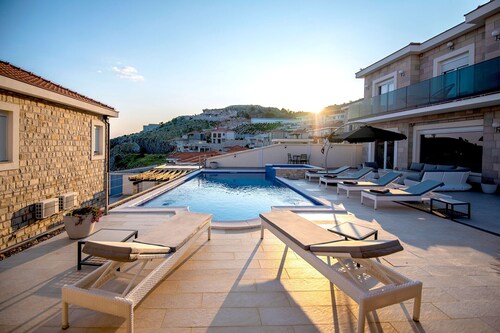 Villa Miriam with private pool/Jet pool-near Dubrovnik