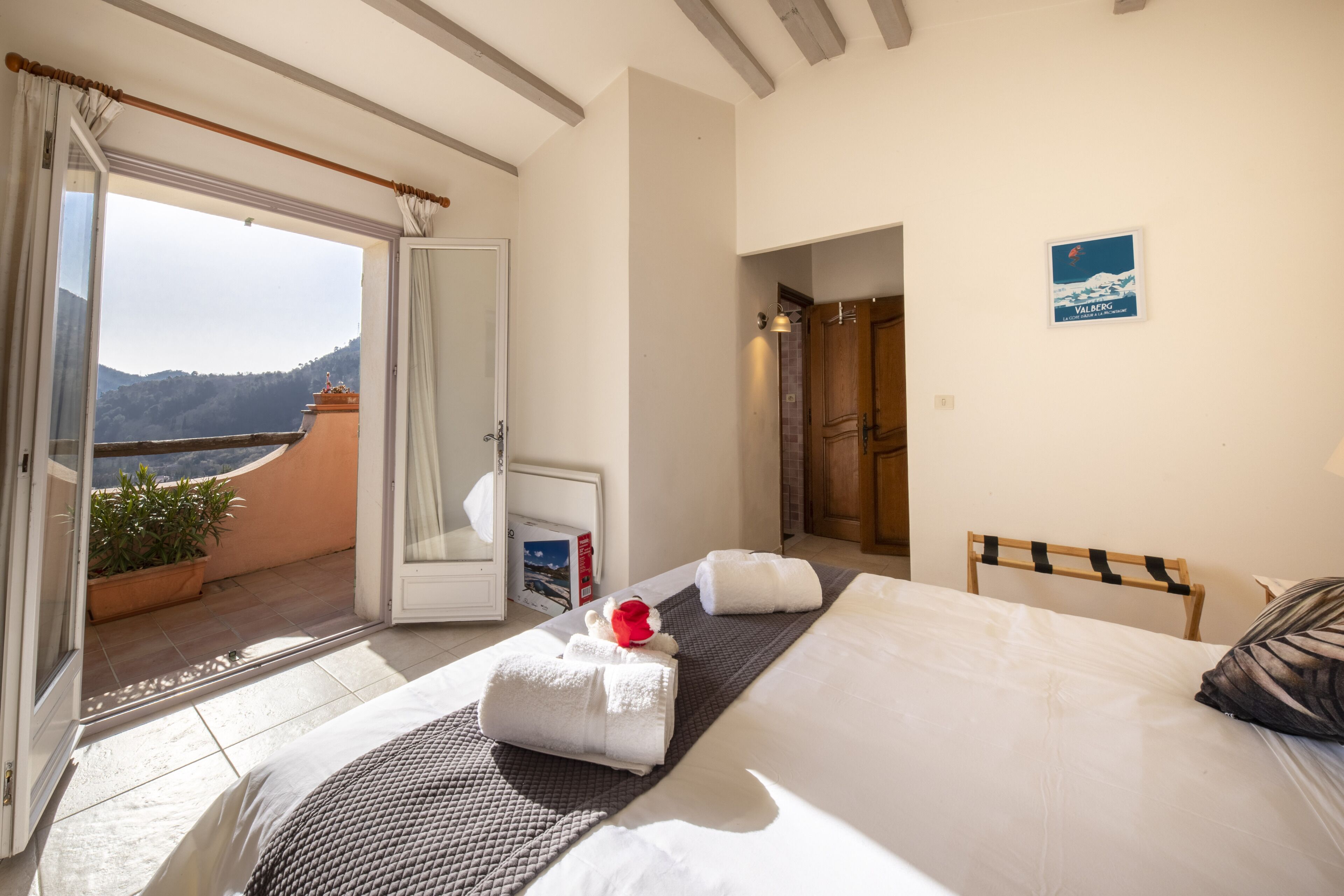 Villa 4 chambres avec piscine à 20 min de Nice