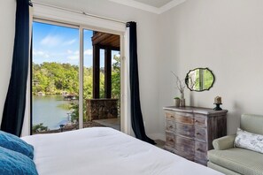 4 bedrooms, free WiFi, bed sheets