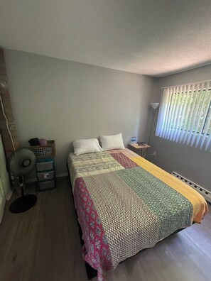 1 chambre, bureau, fer et planche à repasser, Wi-Fi gratuit