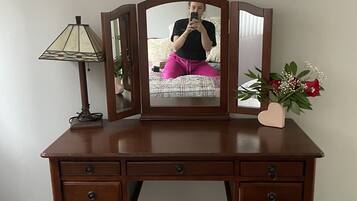 1 多间卧室、办公桌、熨斗/熨衣板、免费 WiFi