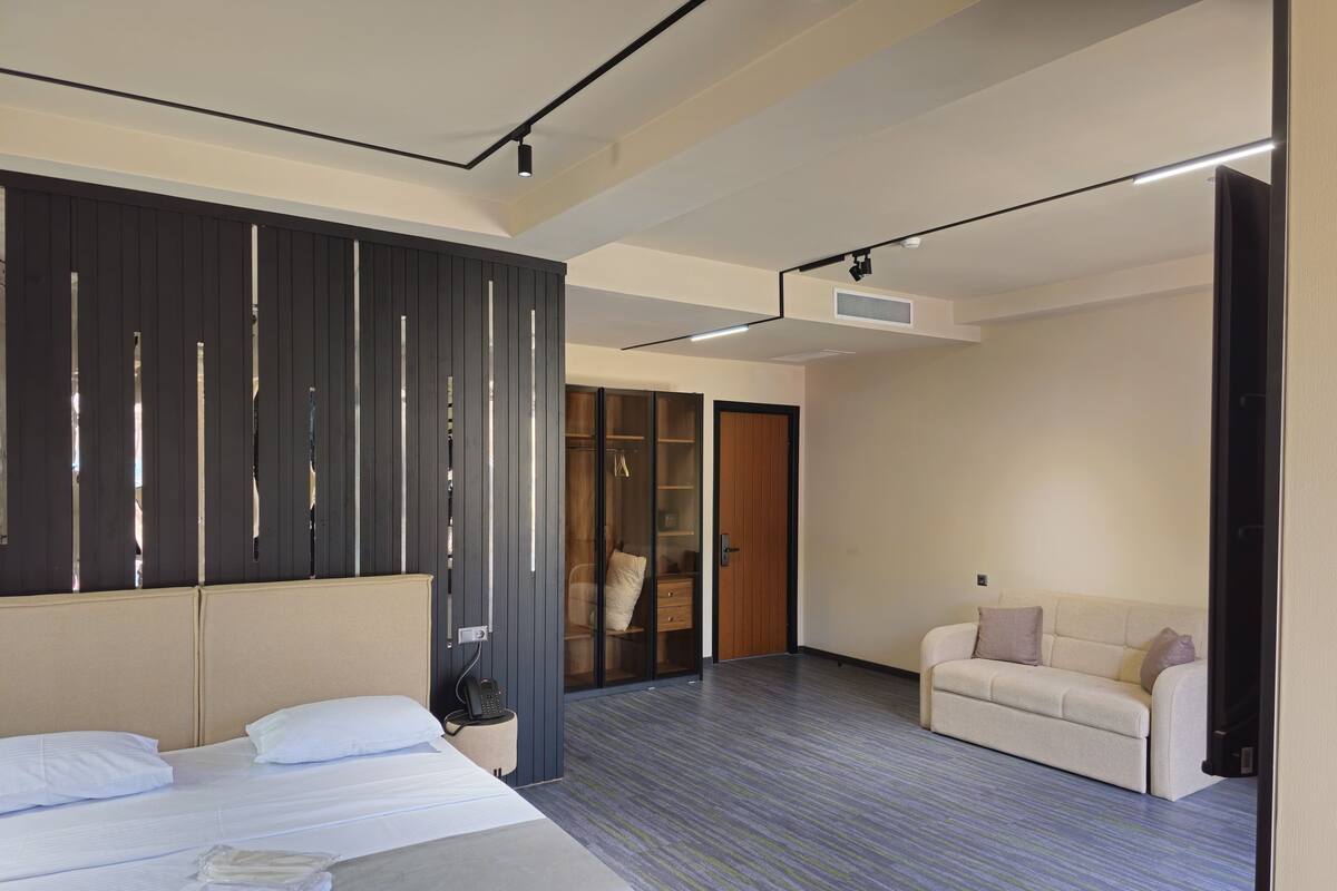 Quarto exclusivo | Roupas de cama antialérgicas, quartos à prova de som, Wi-Fi de cortesia