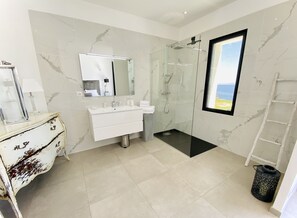 Bathtub, hair dryer
