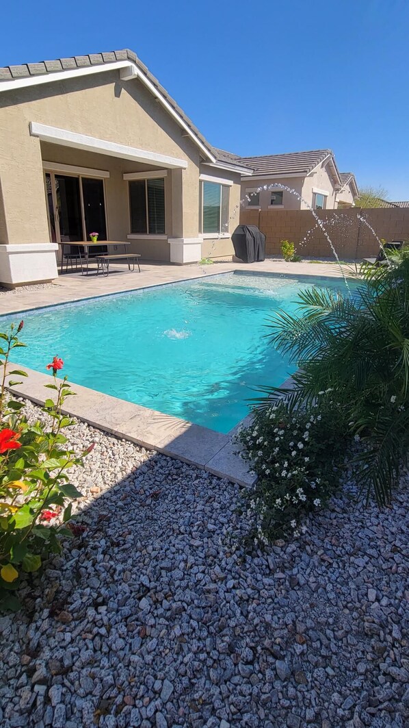 屋外プール、温水プール