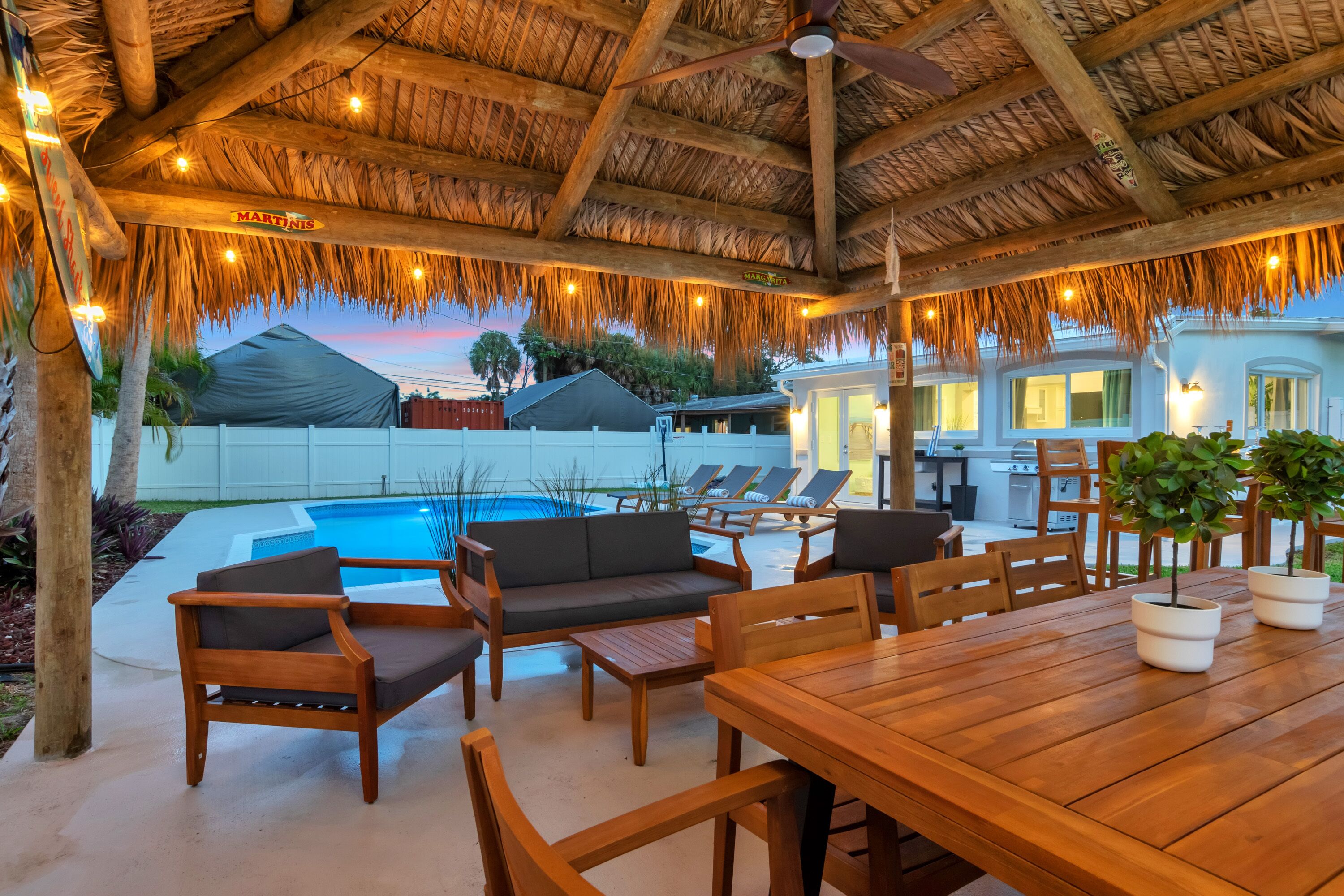 تناول الطعام بالخارج