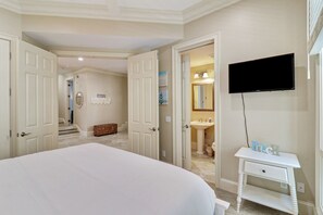 8 bedrooms, iron/ironing board, free WiFi, bed sheets
