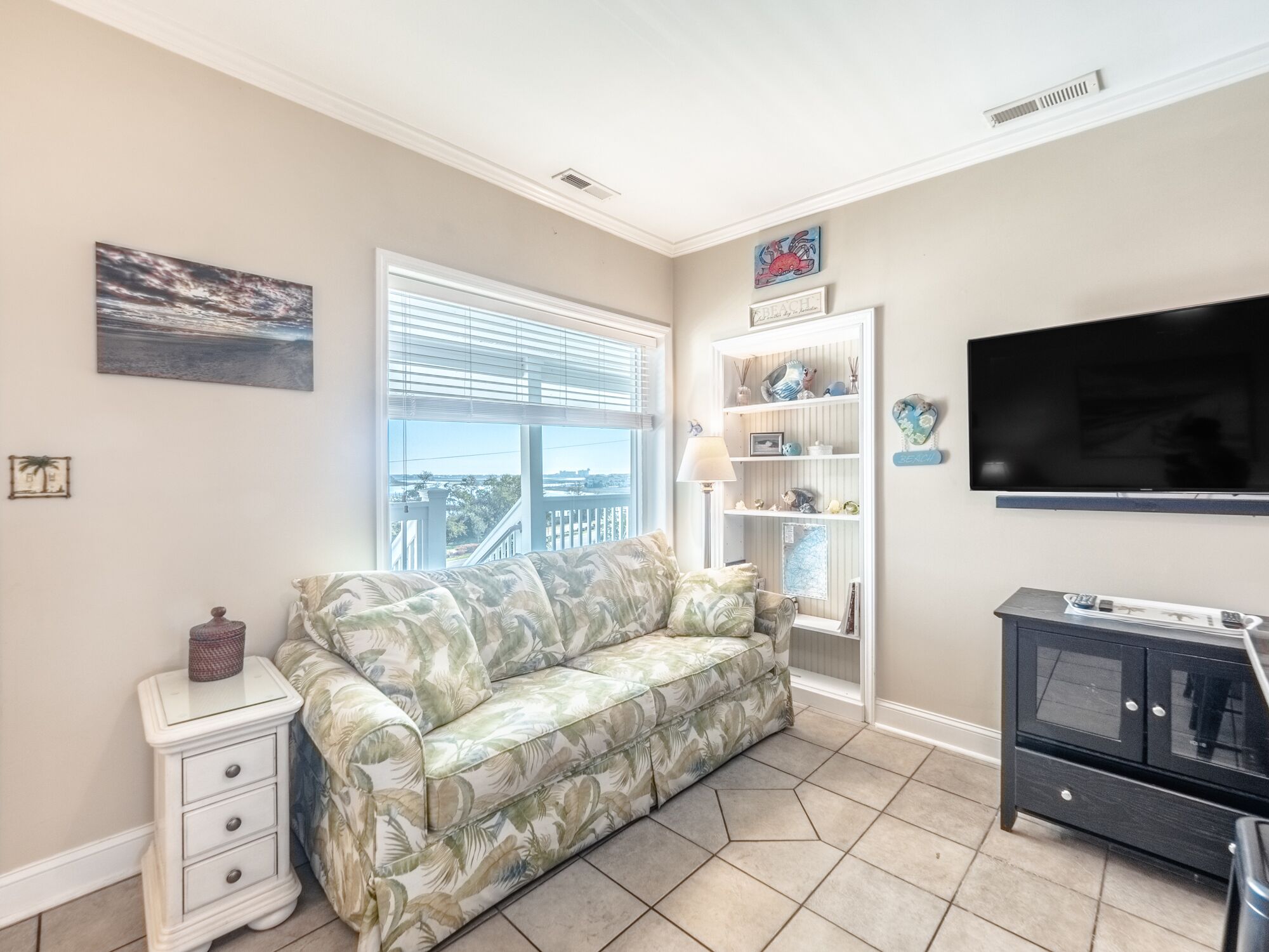 The Waterway 403: Queen + FSS 1BR Apartment with complex pool