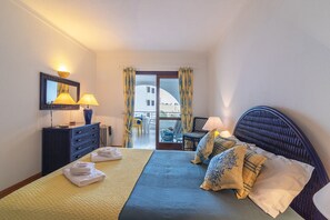 2 bedrooms, iron/ironing board, free WiFi, bed sheets - ALBUFEIRA SALGADOS BEACH 2 by HOMING (Albufeira)