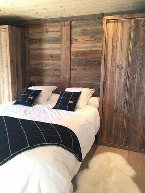 5 bedrooms, iron/ironing board
