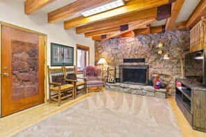 Interior - Charming 2BR Mountain Getaway - Near Hiking Trails (Breckenridge)