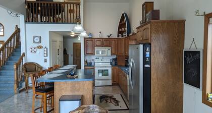 Make new memories! Vacation in the forest on Loon Lake: spacious; scenic; fun.