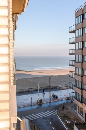 On the beach - Side Sea View Studio • Beach Access • Knokke (Knokke-Heist)