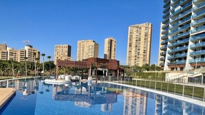 恒温泳池