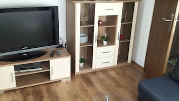 Smart-TV, DVD-Player, Stereoanlage