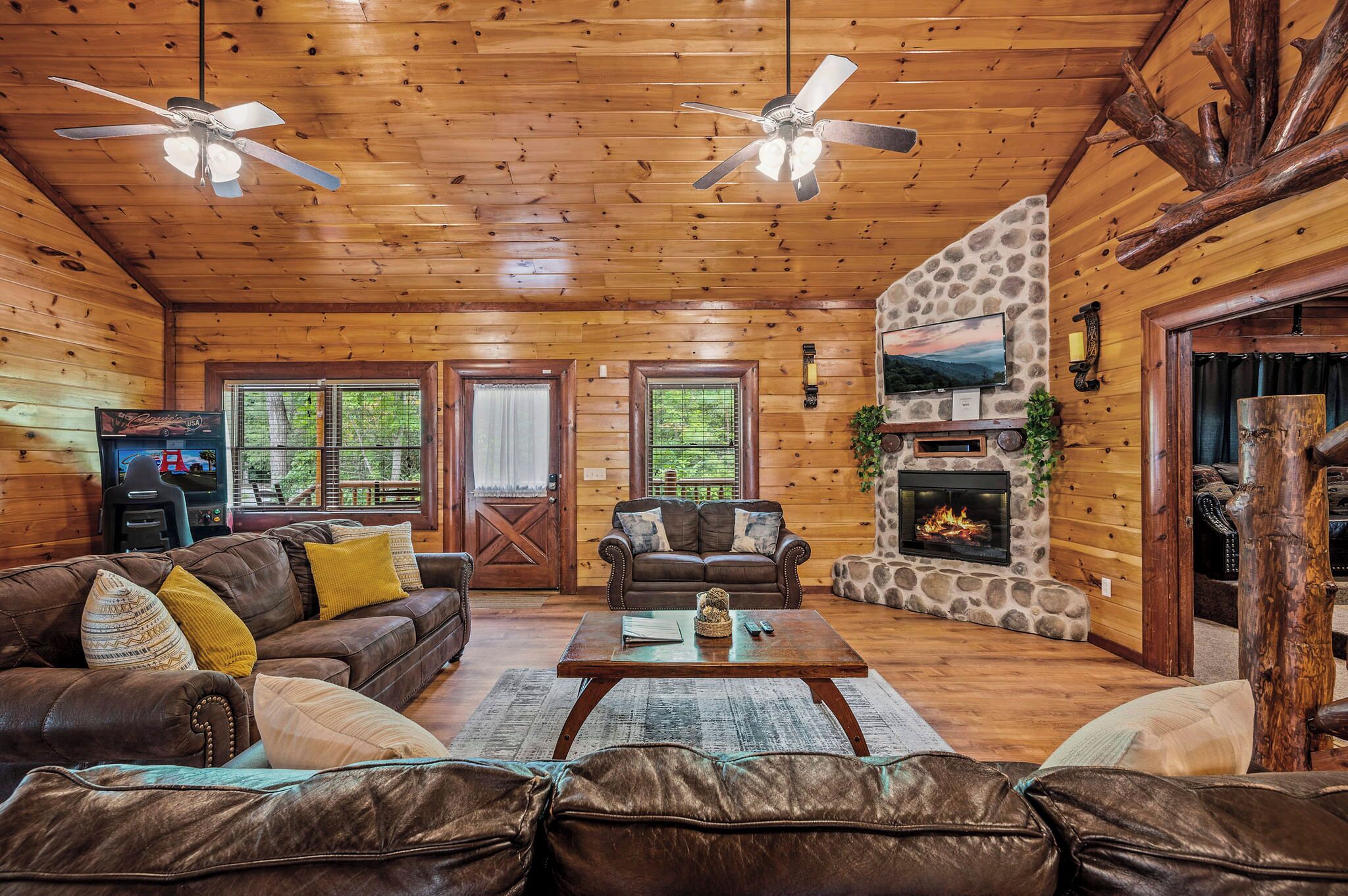 Pet friendly, FULLY LOADED. Sleeps 20 in the Smokies