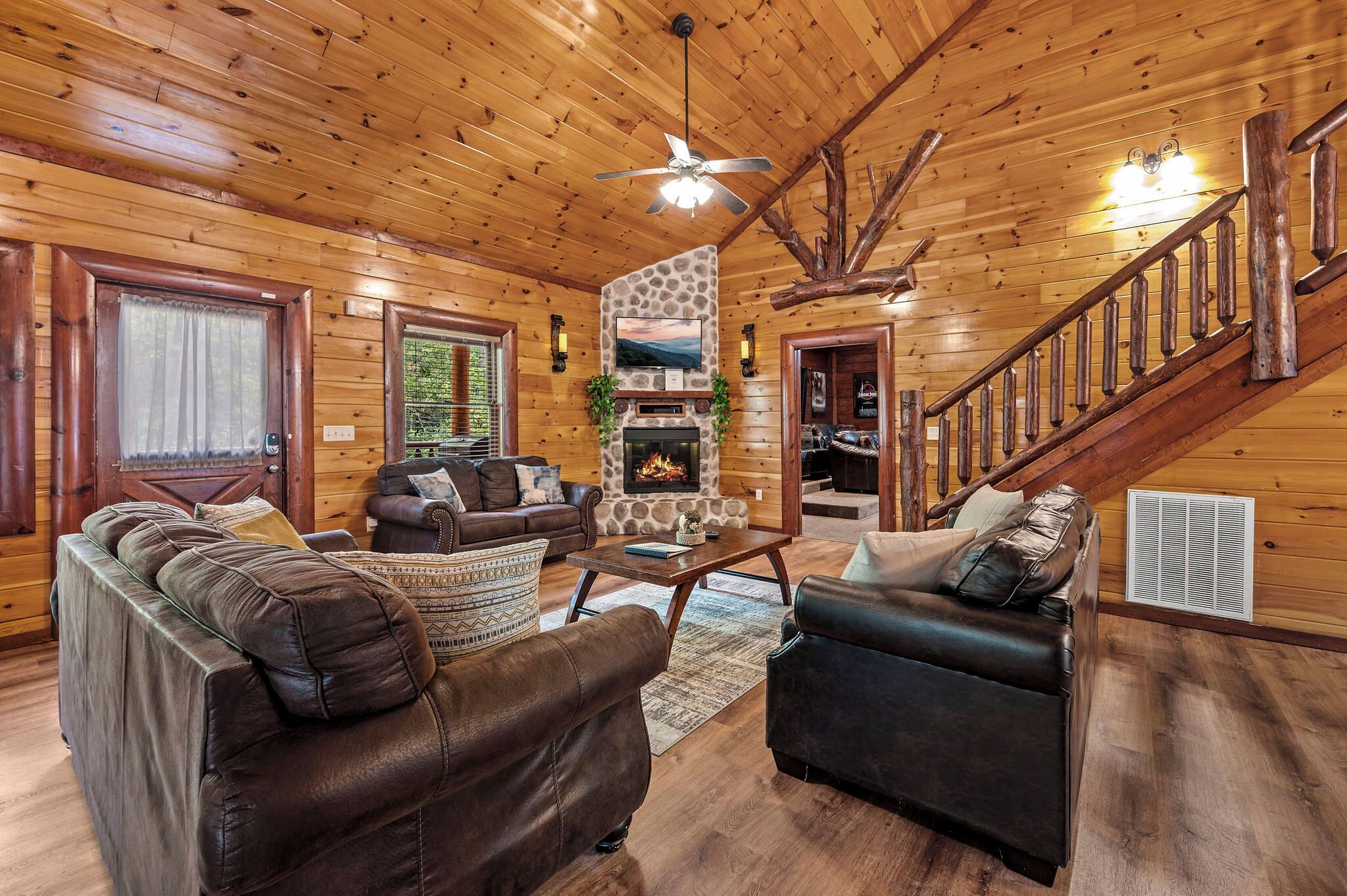 Pet friendly, FULLY LOADED. Sleeps 20 in the Smokies