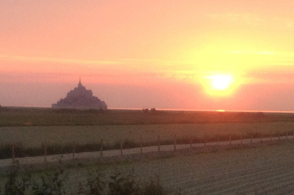 grande Villa avec vue sur le Mont St Michel 10/12 pers