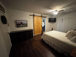 3 bedrooms, WiFi, bed sheets - Proctor Lake Country Cottage (Dublin)