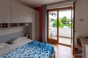 1 slaapkamer, een bureau, een strijkplank/strijkijzer, gratis wifi