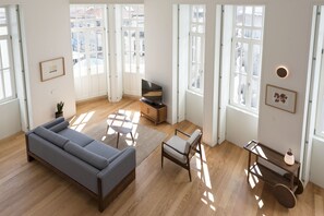 Smart-TV, Bücher, Arbeitsbereiche