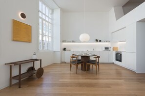 Dining - Tripas-Coração: Santa Catarina Cosmopolitan Downtown Porto (Porto)