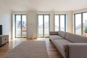 Living area - Santa Catarina Rooftop with City Views (Porto)