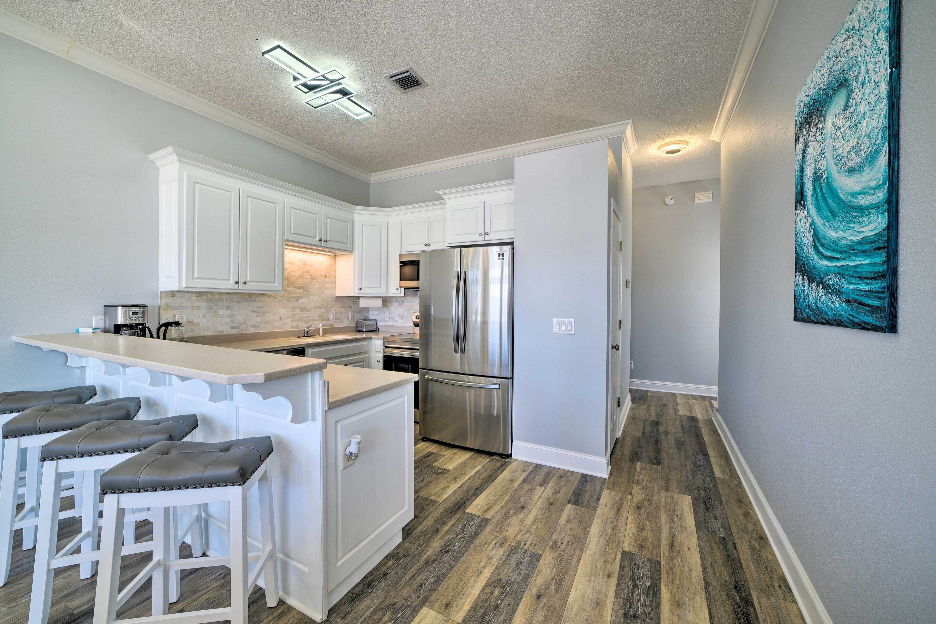 Fridge, microwave, stovetop, dishwasher