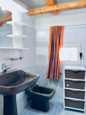 Bathroom - Blue Med Scooby, Palinuro, Cilento (Palinuro)