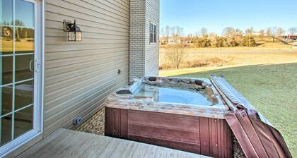 Harrisonburg Retreat w/ Hot Tub ~ 2 Mi to JMU