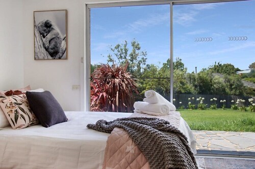 Scenic Serenity Large Family Home in Geelong