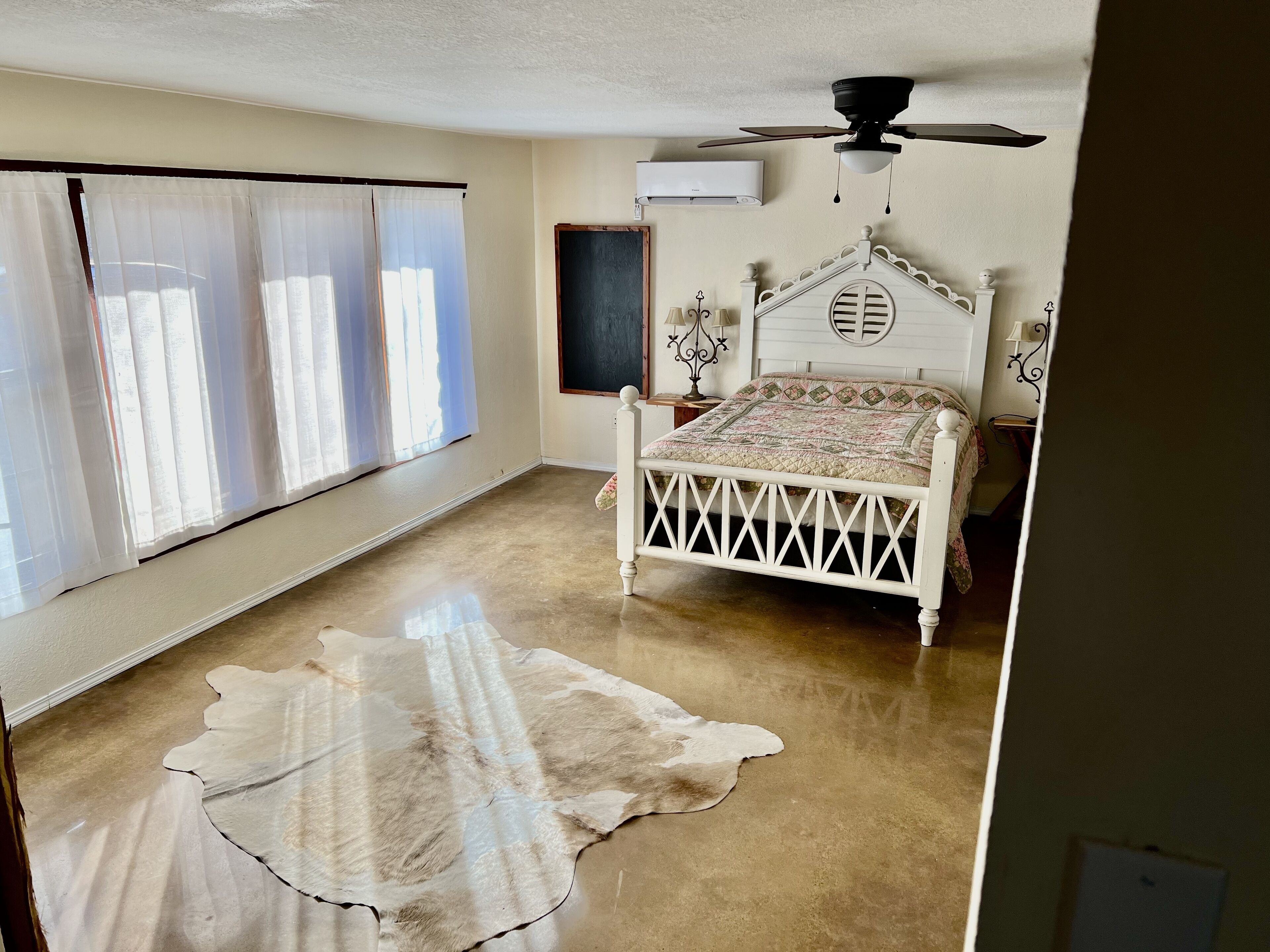 St. Eustace Family Lodge: Cabin adjoining National Forest