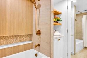 Dusche, kostenlose Toilettenartikel
