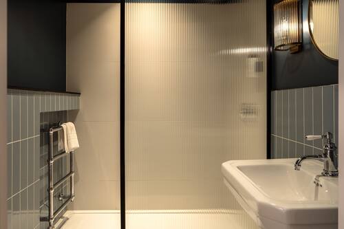 Superior-Vierbettzimmer | Badezimmer