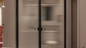 Superior Twin Room | Bathroom | Eco-friendly toiletries, hair dryer, towels, soap