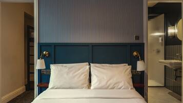 Superior Quadruple Room | Hypo-allergenic bedding, free WiFi, bed sheets