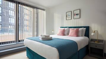 Luxury Apartment | In-room safe, individually decorated, individually furnished, desk