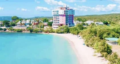 A few steps away from paradise
