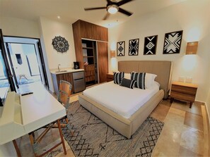 شقة في المدينة | 2 عدّة غرف نوم وخزنة داخل الغرفة وطراز فريد لكل وحدة ومكواة/لوح كي