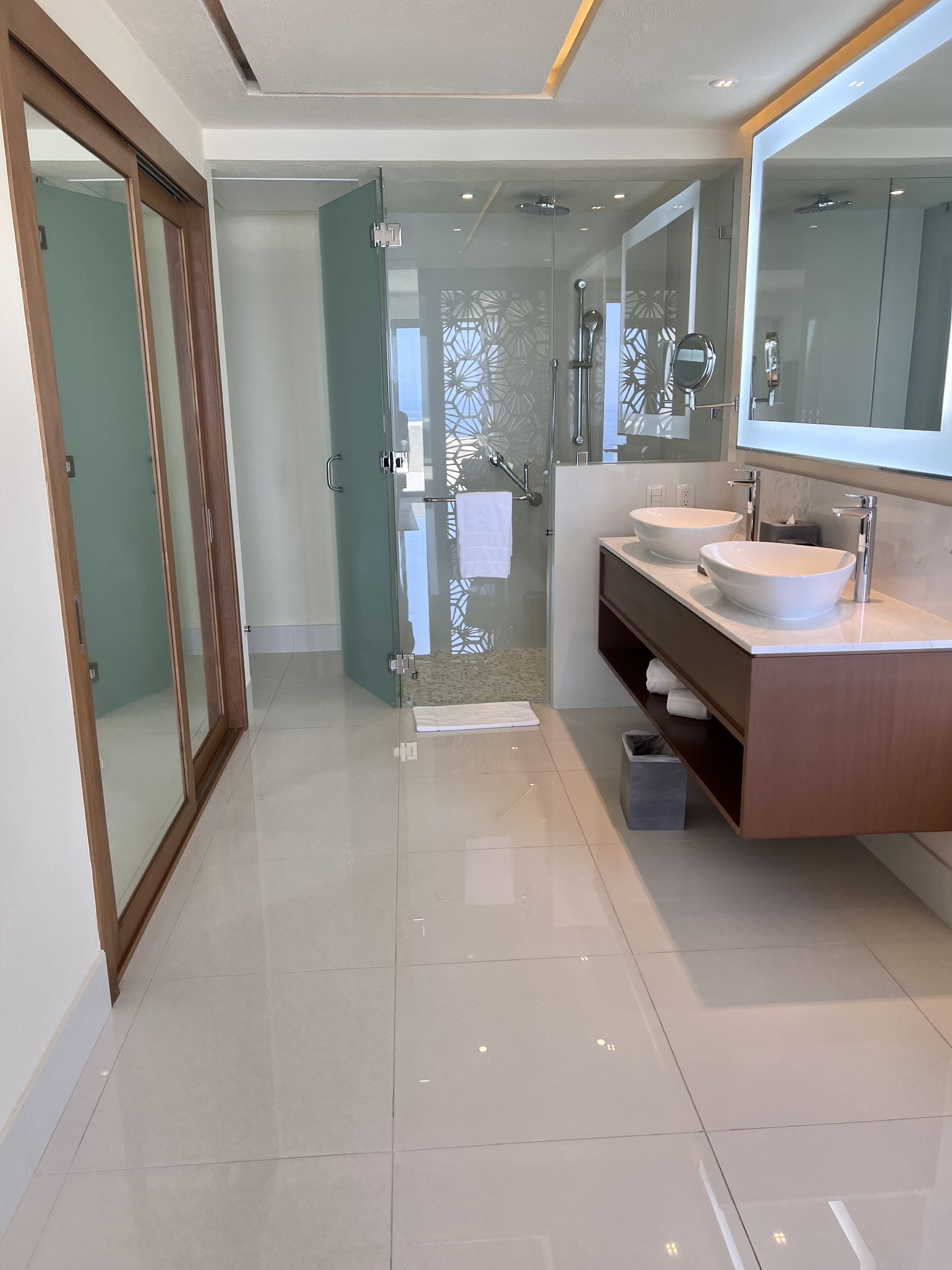 Spectacular 3 Bedroom OceanFront PH Condo with terrace and panoramic ocean views