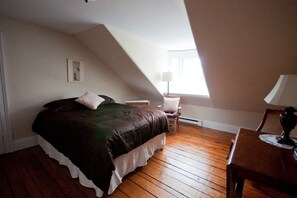 3 habitaciones, escritorio, tabla de planchar con plancha y wifi gratis 