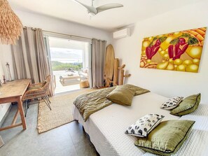 4 bedrooms, desk, iron/ironing board, travel cot