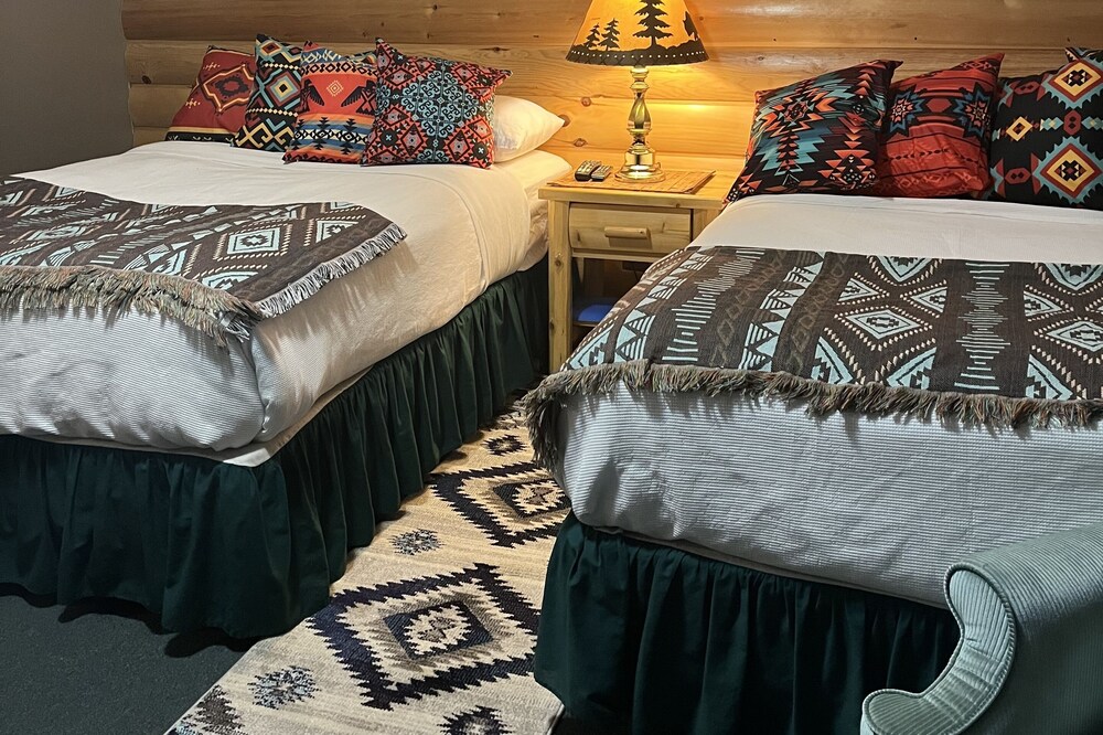 Motel 2 Lakeview, Shared Sauna-hot Tub, Lake Patio With Fire Pit. Boat Rental