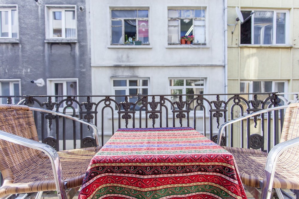 Taksim Dora Suites
