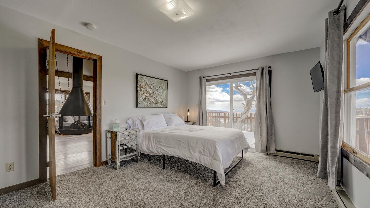 Majestic 360 Mountain Views