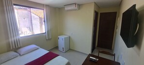 مساحة عمل للكمبيوتر المحمول وواي فاي مجانًا وملاءات أسرّة