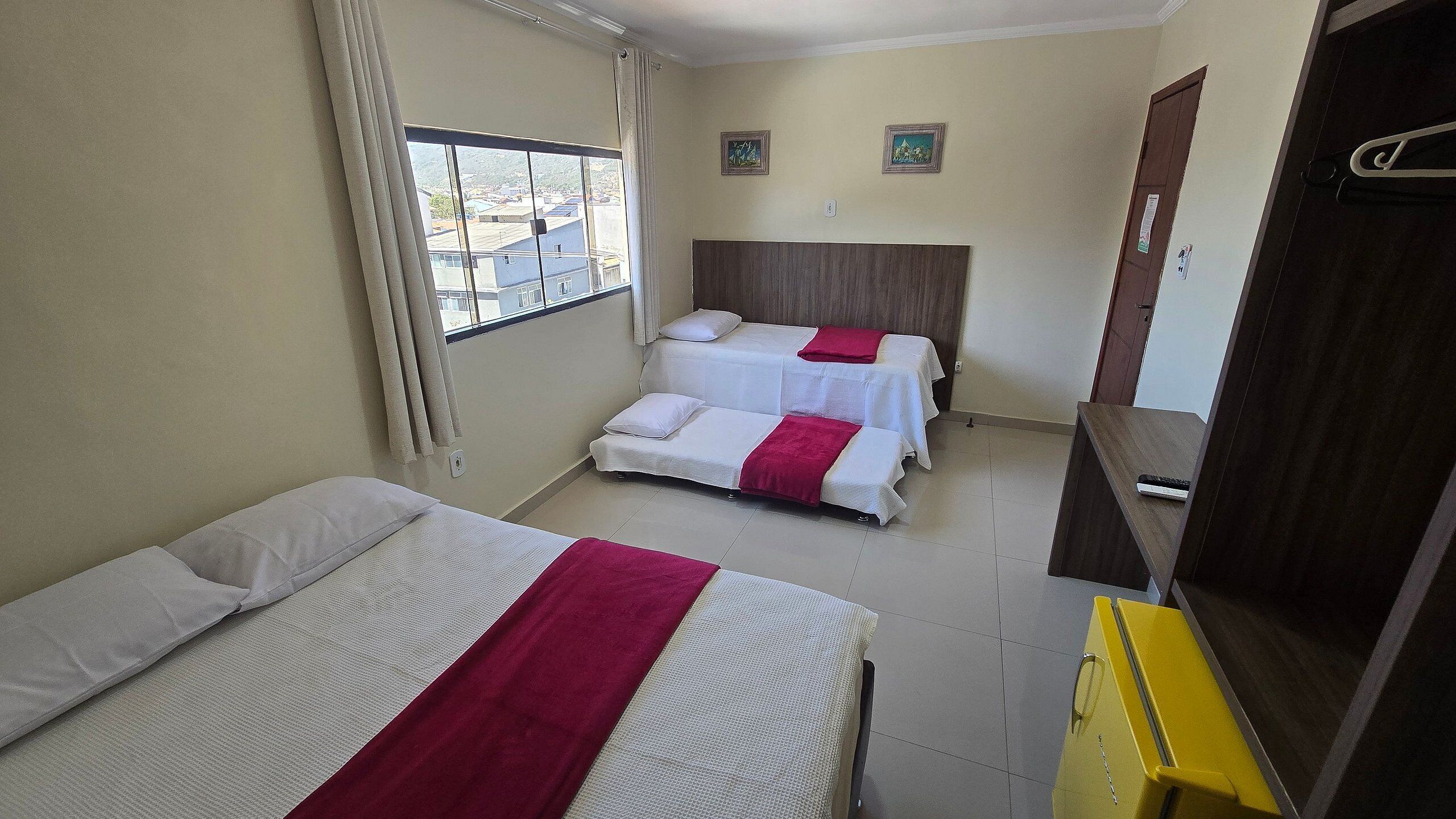 Family Suite | Laptop workspace, free WiFi, bed sheets