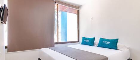 Double Room | Hypo-allergenic bedding, free WiFi, bed sheets