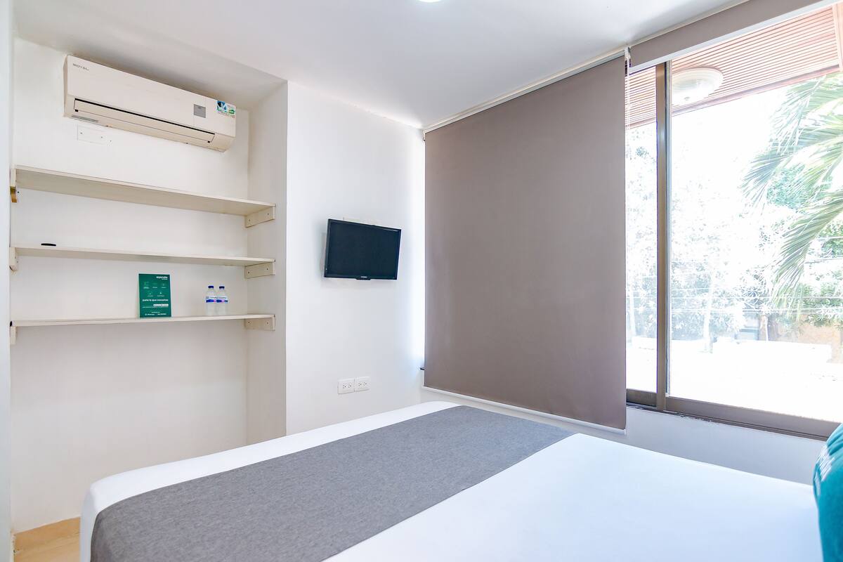 double room | hypo-allergenic bedding, free wifi, bed sheets